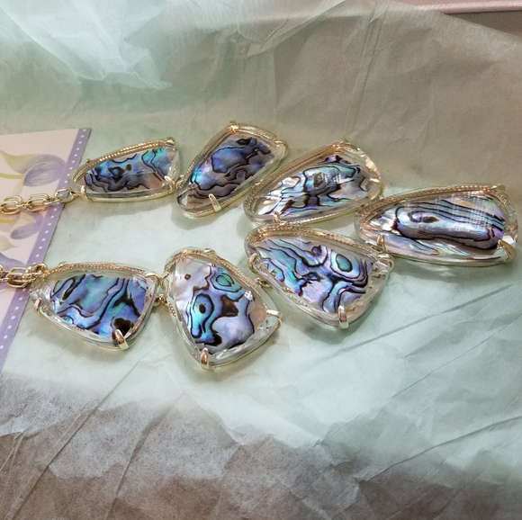 NWT KENDRA SCOTT ABALONE SHELL HARLOW NECKLACE GLD